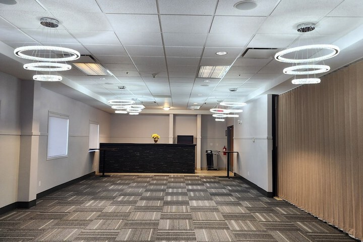 Merit Hotel & Suites