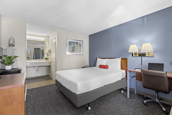 Room 15 of 26