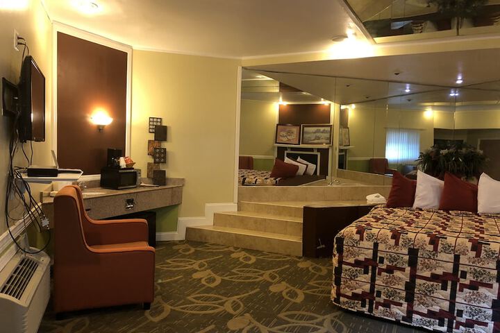 Room 52 of 73