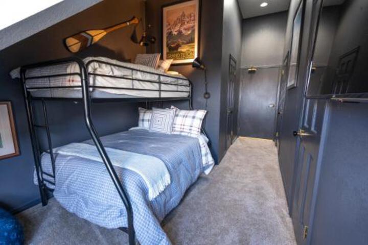 Room 18 of 19