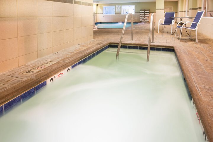 Holiday Inn Express Hotel & Suites Vacaville by IHG