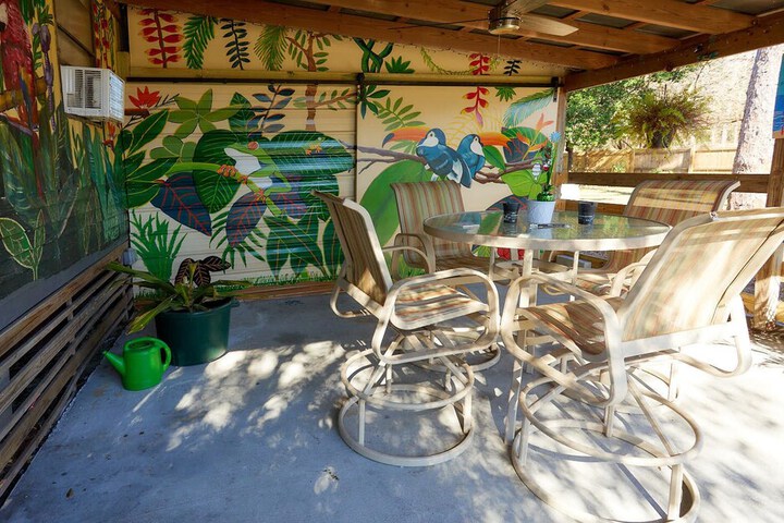 Pleasant Days Manatee Room
