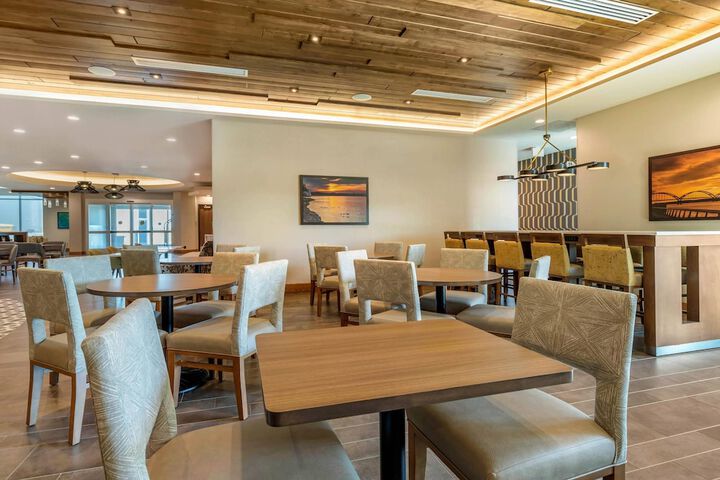 Cambria Hotel Davenport Quad Cities