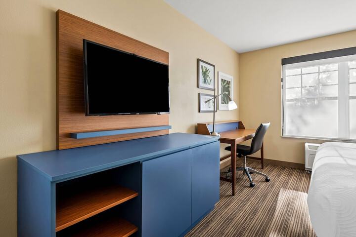 Country Inn & Suites by Radisson RED Wing, MN