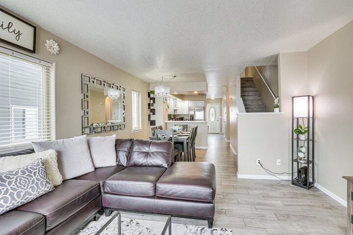 5 Mi to Ski Resort: Mtn-view Townhome in Dillon