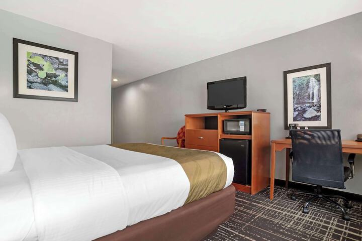 Room 18 of 38