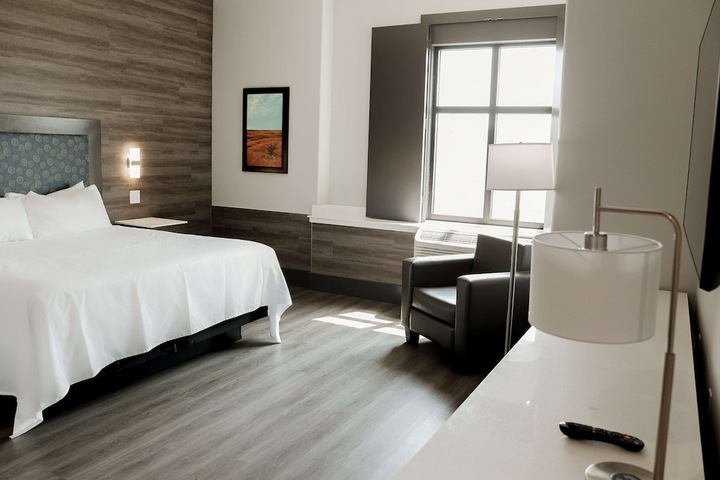 Room 30 of 174