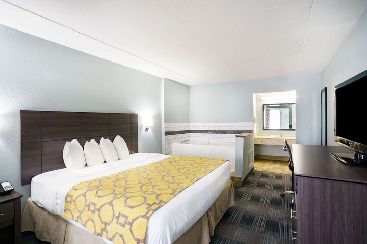 Room 7 of 17