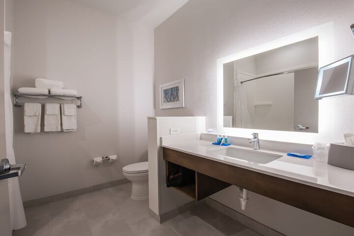Room 30 of 73
