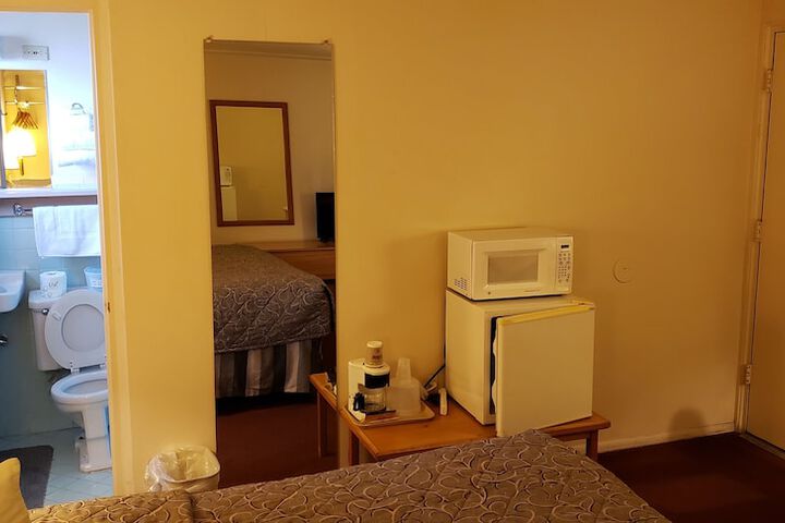 Room 17 of 40