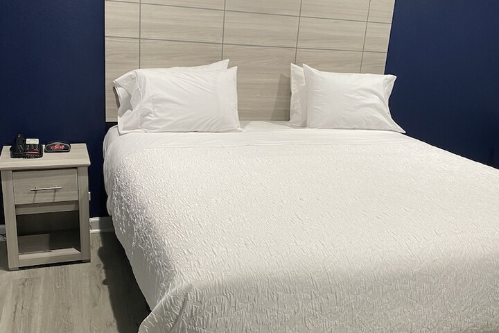 Room 14 of 34