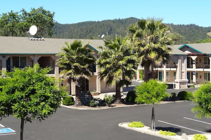 Hotel Exterior 47 of 47