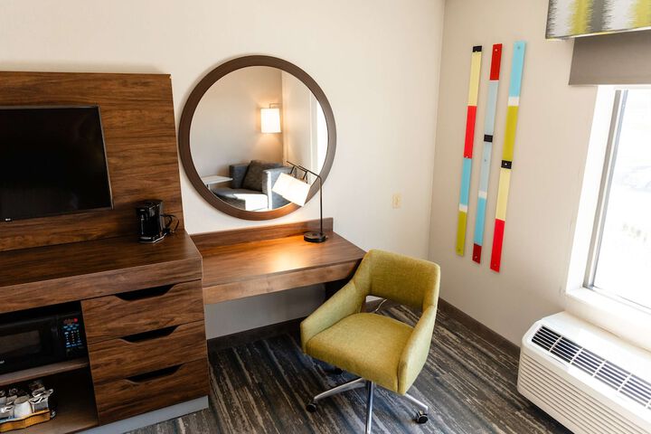 Room 22 of 37