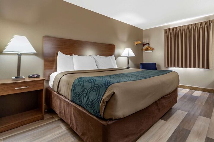 Room 20 of 32