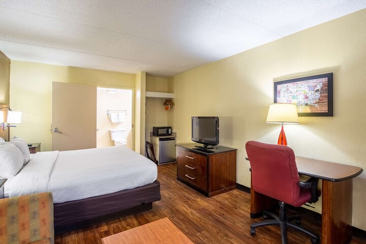 Room 14 of 40