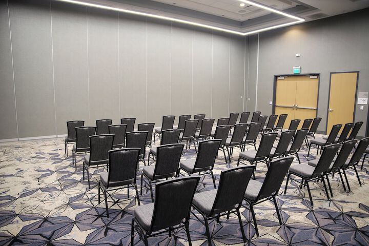 Holiday Inn & Suites Cedar Falls - Waterloo Event Center by IHG