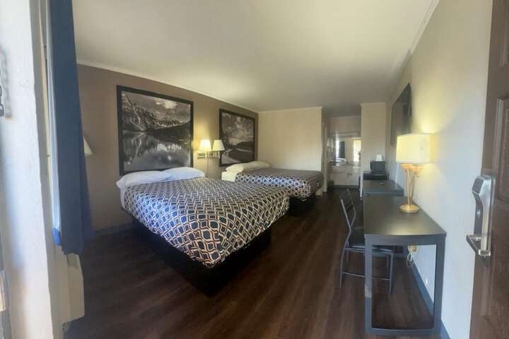 Room 12 of 20