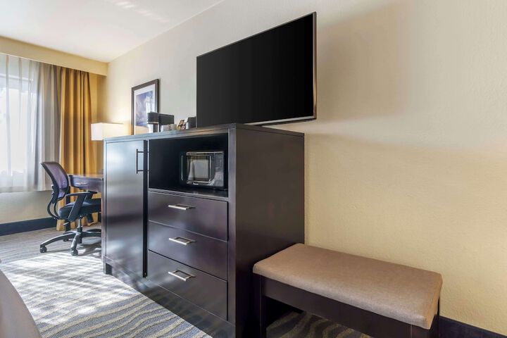 Room 43 of 66