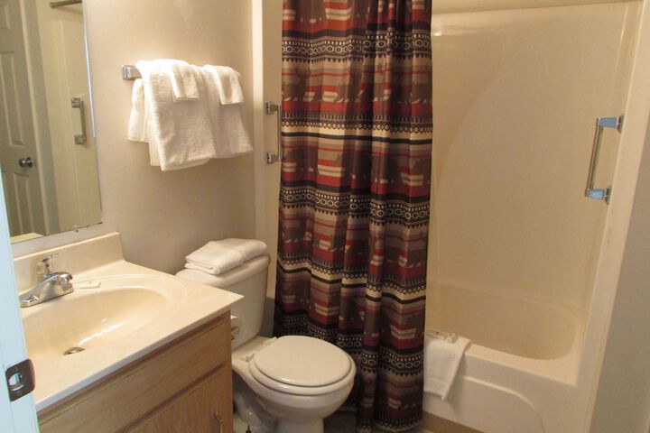 Douglas Inn & Suites