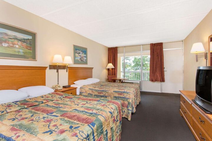 Room 9 of 22