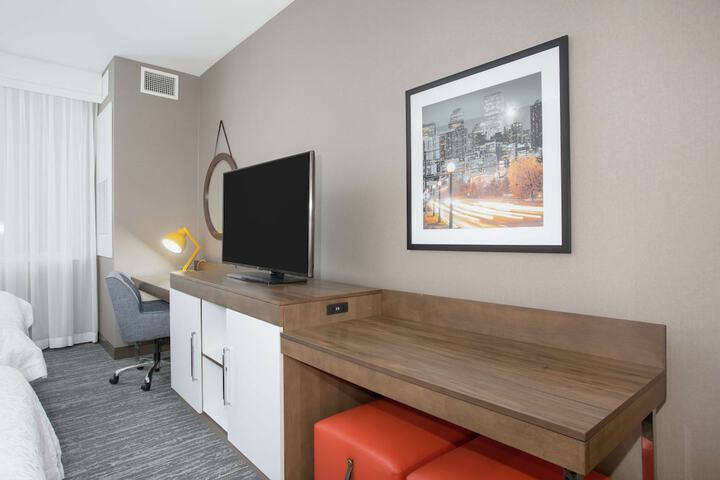 Room 32 of 59