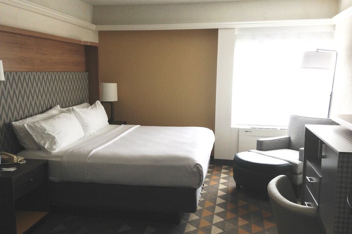 Room 26 of 60