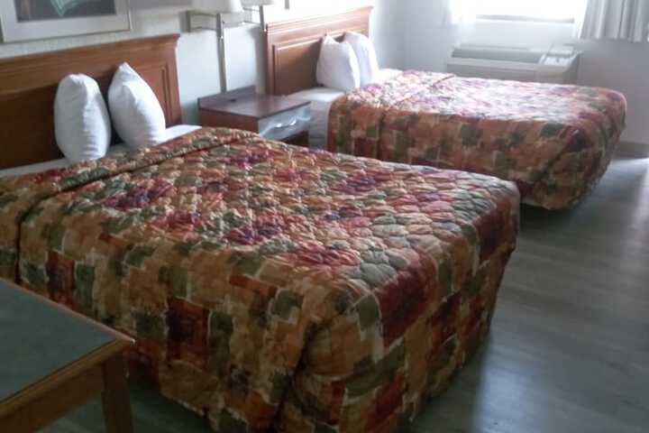 Room 17 of 34