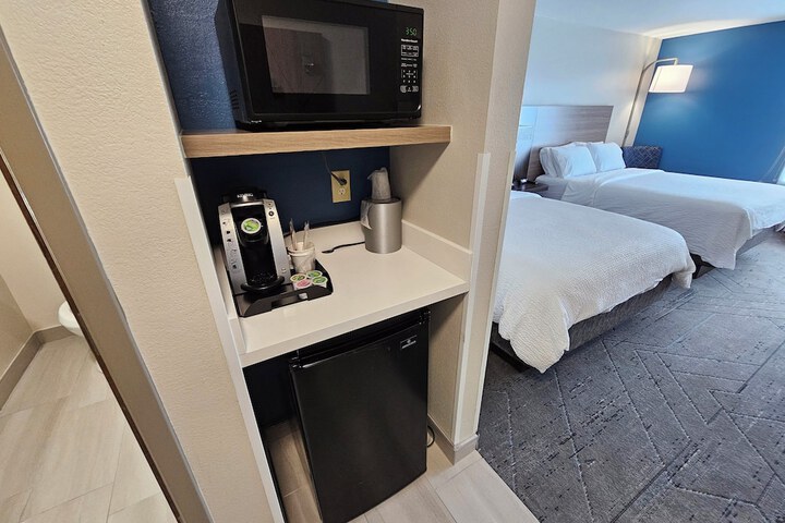 Room 12 of 61
