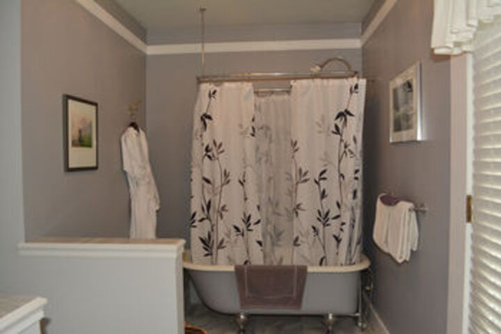 Deer Creek Inn