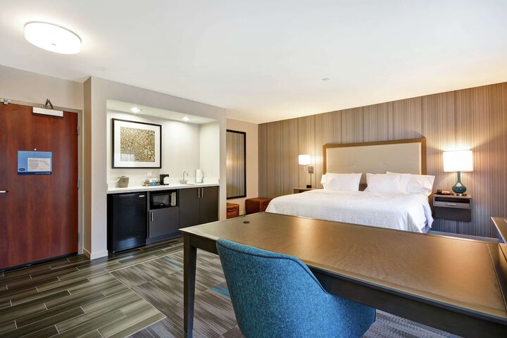 Hampton Inn & Suites Los Angeles Burbank Airport