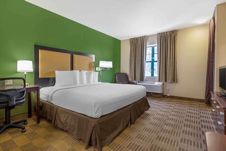 Room 27 of 27