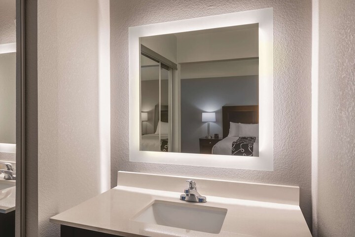 Room 42 of 62