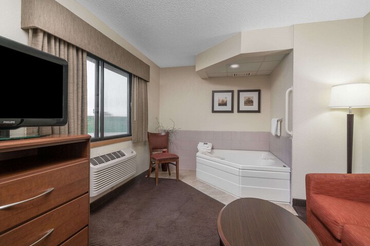 Room 14 of 24