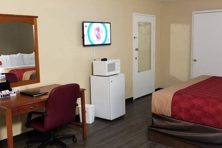 Room 25 of 49