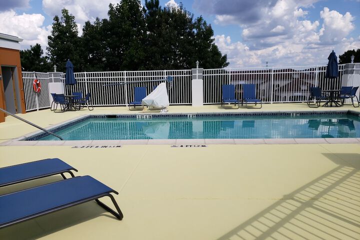 Days Inn & Suites by Wyndham Union City