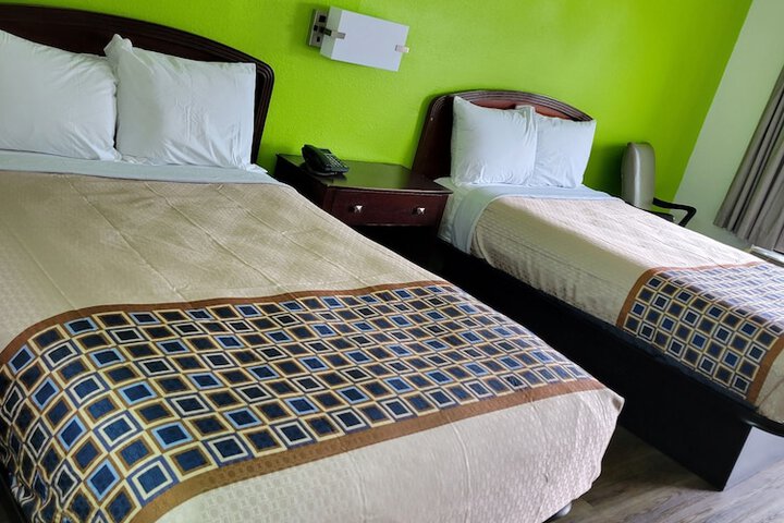 Room 10 of 20