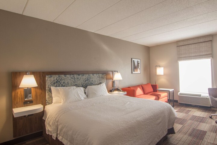 Room 8 of 37