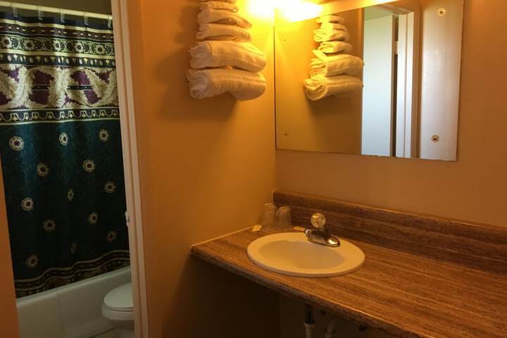 Room 5 of 18