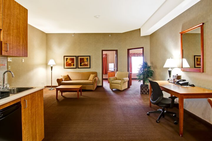 Room 26 of 40