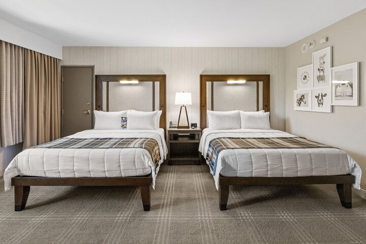 Knotts Hotel