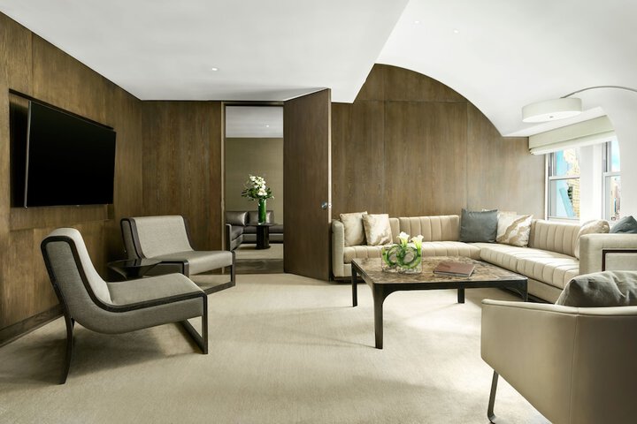 Room 23 of 69