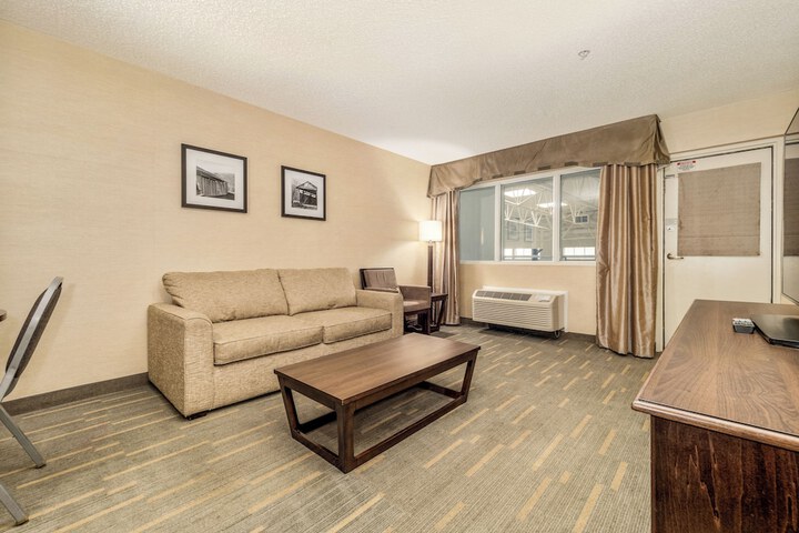 Room 90 of 200