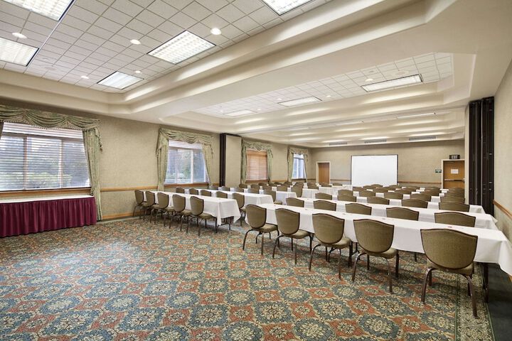 Ramada by Wyndham Olympia