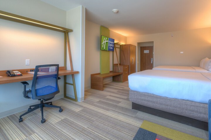 Room 36 of 62