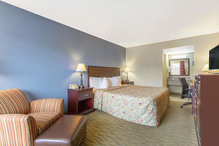 Room 14 of 21