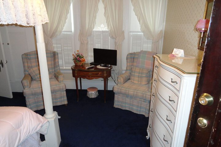 Room 25 of 31