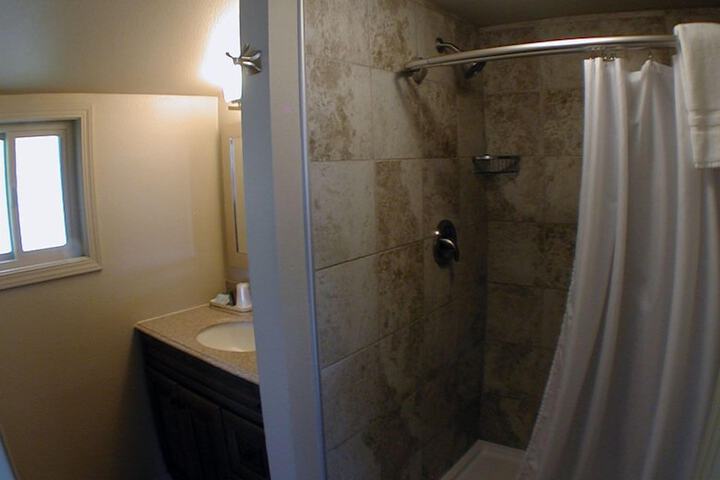 Room 10 of 43