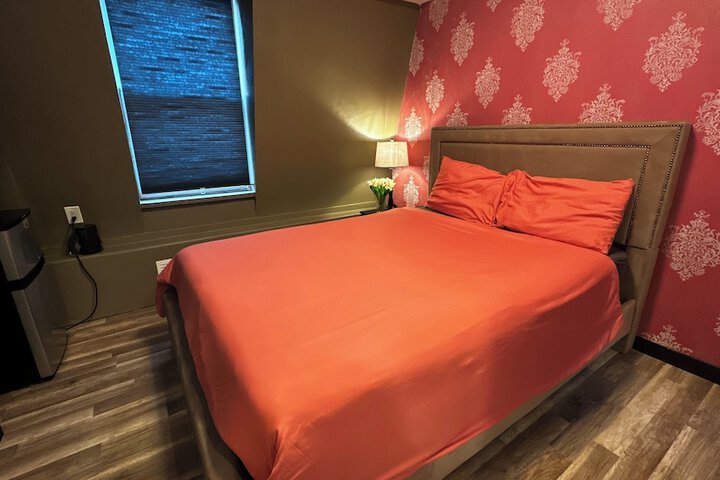 Room 28 of 39