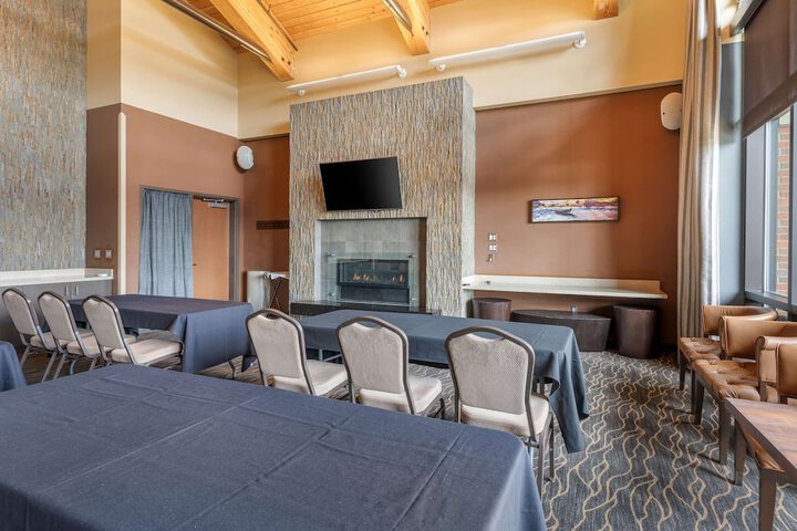 Best Western Premier Boulder Falls Inn