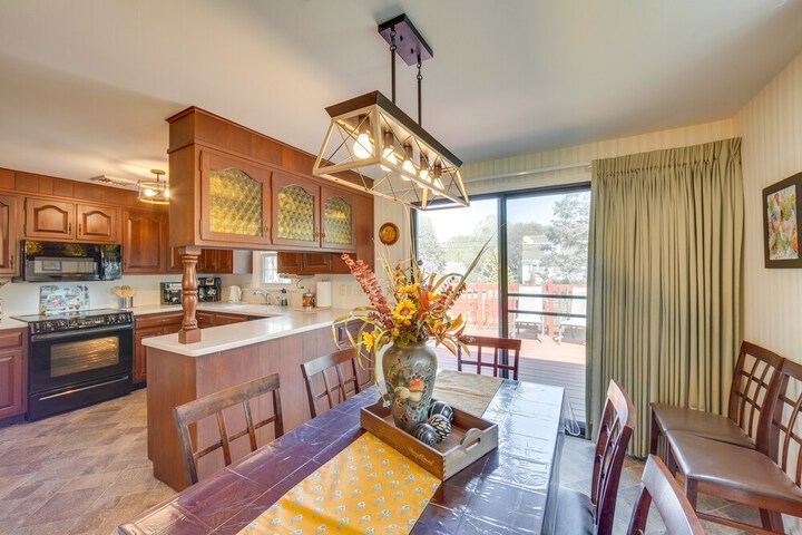 Charming Leola Home: 10 Mi to Downtown Lancaster!